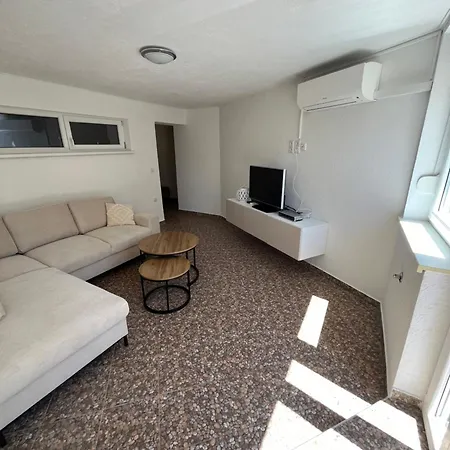 Adria Apartment *